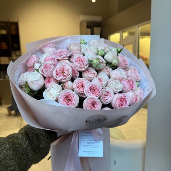 bukiet kwiatów róża gałązkowa