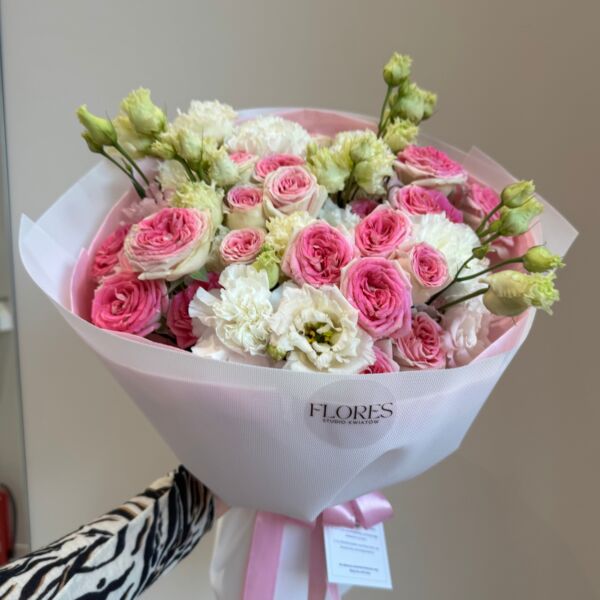 Bukiet kwiatów. Róża gałązkowa oraz eustoma